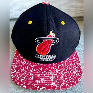 Miami Heat Mitchell & Ness Hardwood Classic Hat Black Red Camo Bill SnapBack VGC